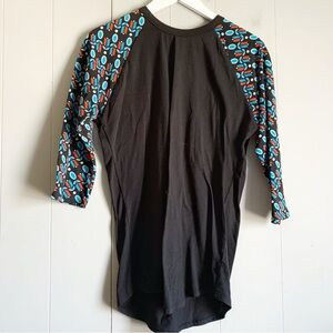 LULAROE Randy Unisex Baseball Tee Geometric L